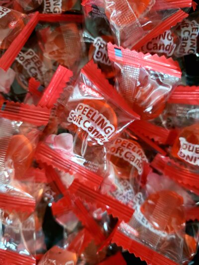 Bonbon à éplucher pêche blanche